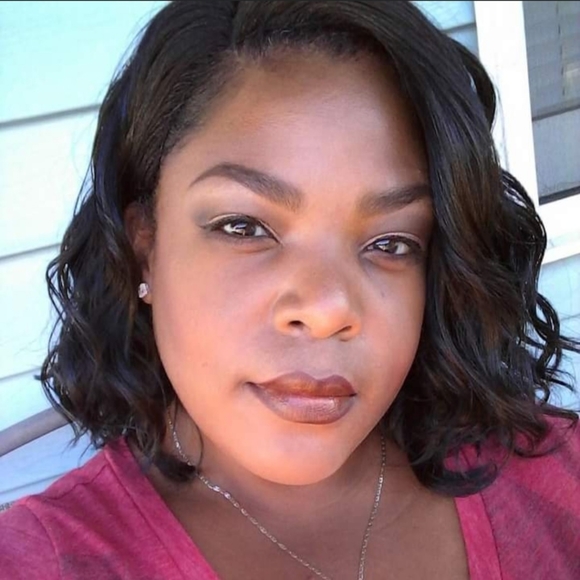 Meet your Posher, Nik - Picture 1 of 1